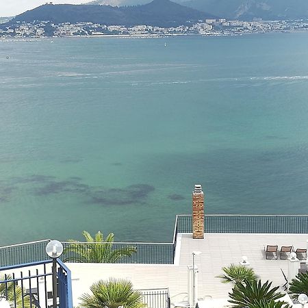 Castello Apartment Bacoli Bagian luar foto