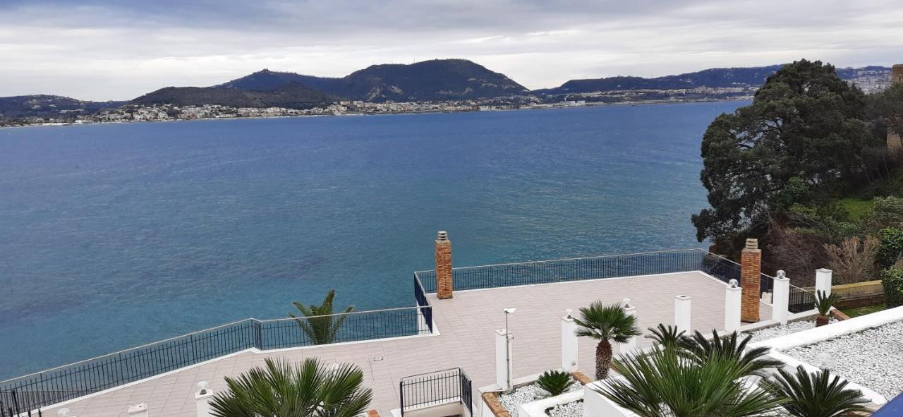 Castello Apartment Bacoli Bagian luar foto