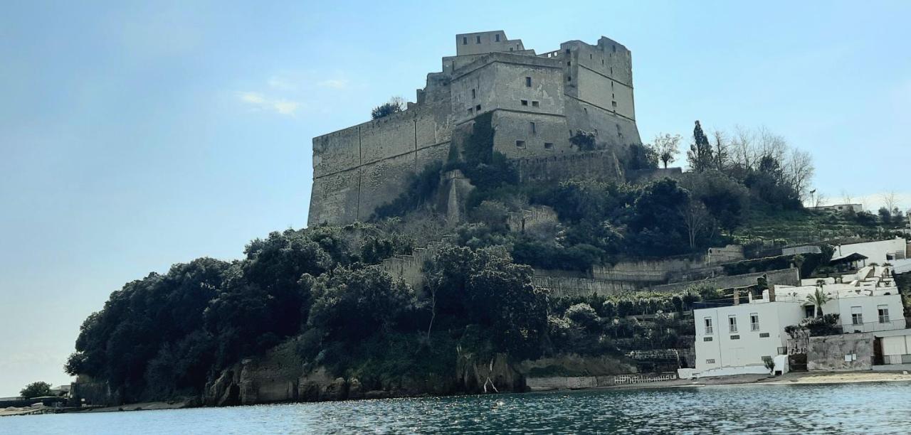 Castello Apartment Bacoli Bagian luar foto