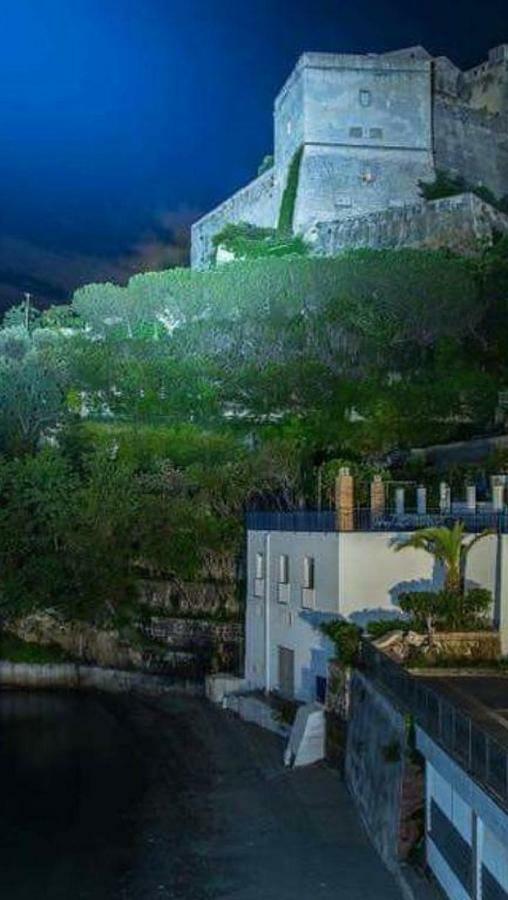 Castello Apartment Bacoli Bagian luar foto